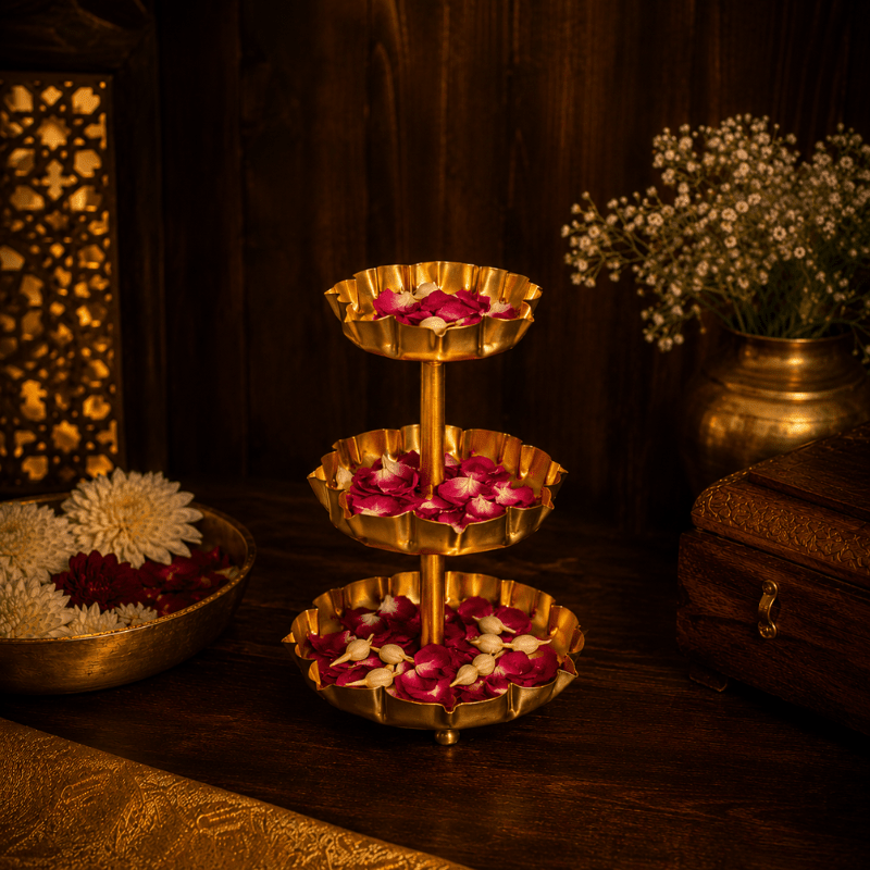 Elegant Gold Three-Tier With Urli